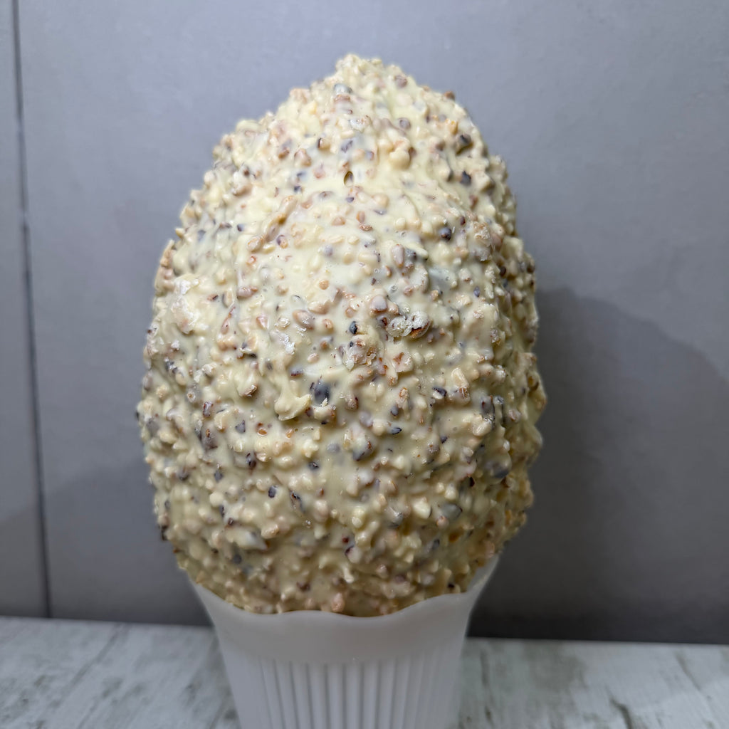 Uovo di cioccolato bianco
